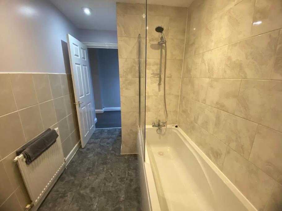 Spacious 2 Bedroom Flat London Kültér fotó